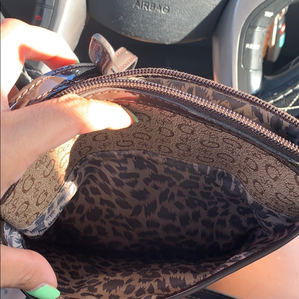 Guess purse - Picture 4 of 4